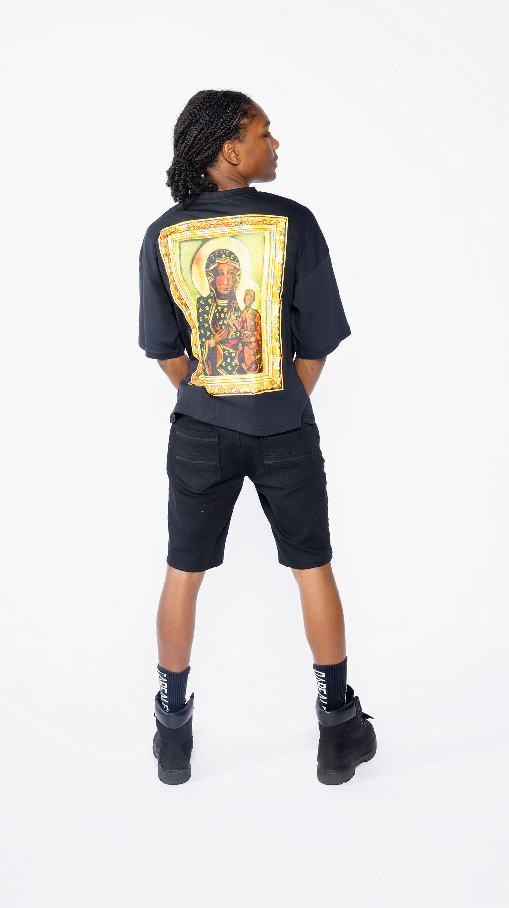 Black Tee